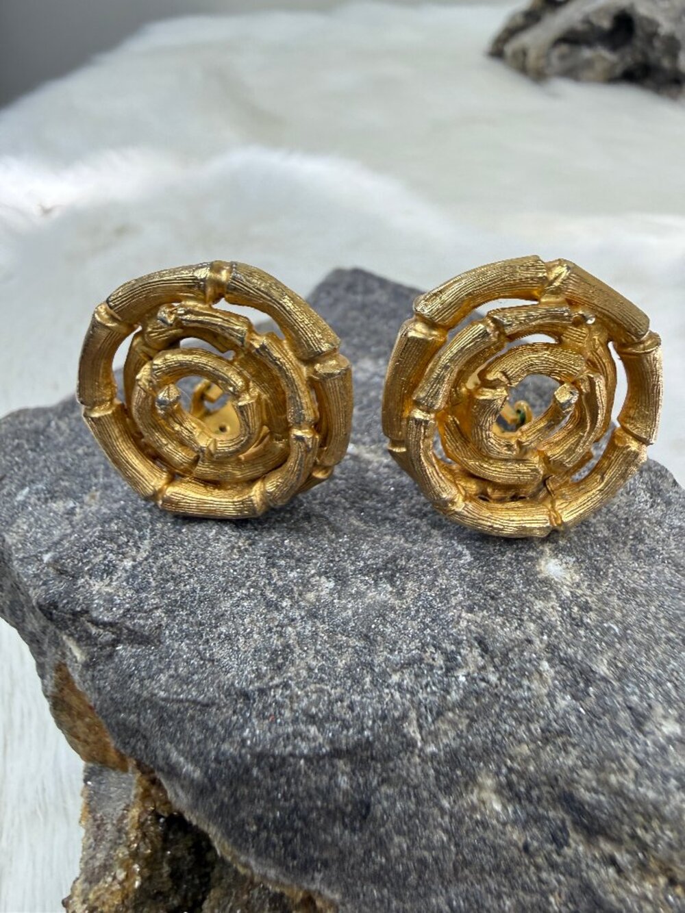 Vintage Coiled Branch/Bamboo Gold Tone Clip-on Earrings .75" X .75"